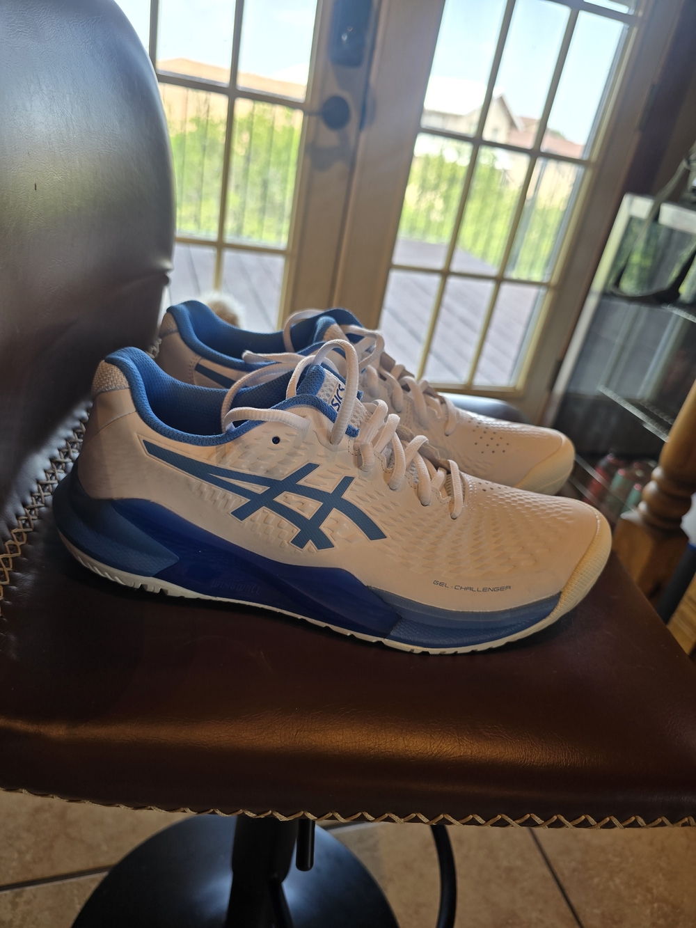 ASICS Men's White & Blue Running Shoes